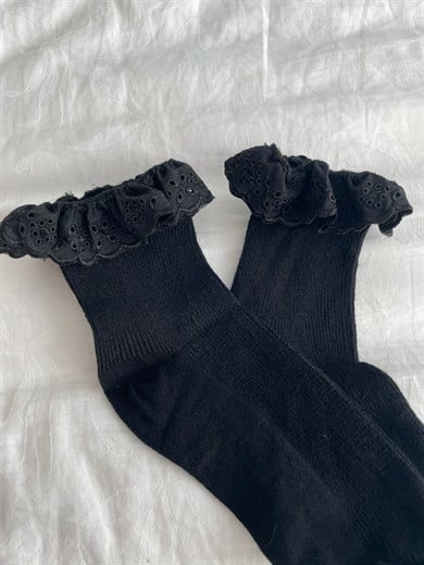 Dantel Detaylı Siyah Çorap