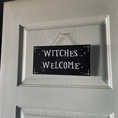 Witches Welcome Kapı Tabelası